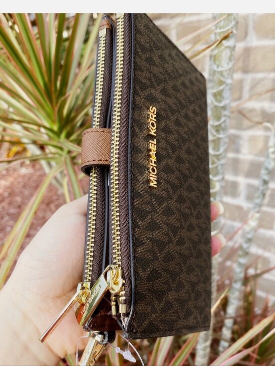 Michael Kors Handbags - Michael Kors Jet Set Double Zip Wristlet Phone Wallet